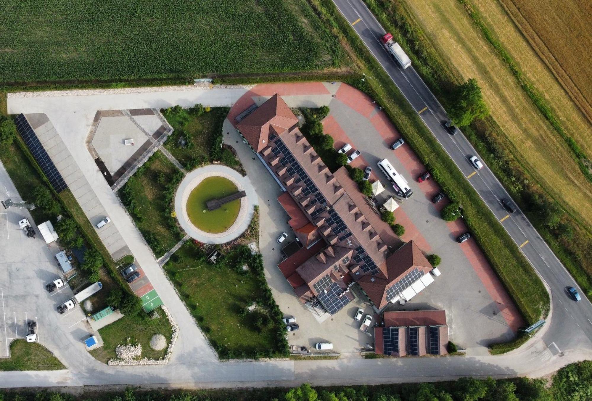 Land-Plan Hotel Toltestava Exterior foto